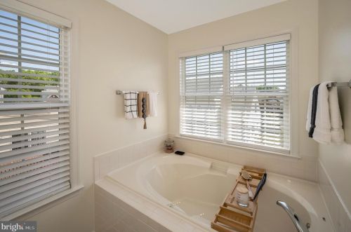 10325 Lees Crossing Ln, Fredericksburg VA  22408-0290 exterior