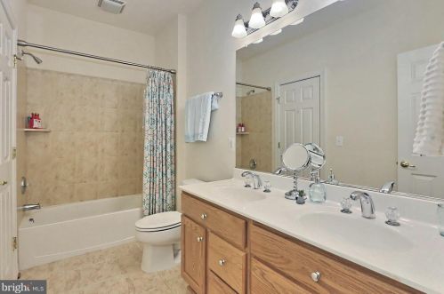 12760 Beebe Ct, Lovettsville VA  20180-2778 exterior