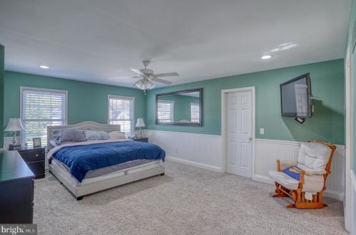 411 Mannering Dr, Dover DE  19901-5409 exterior