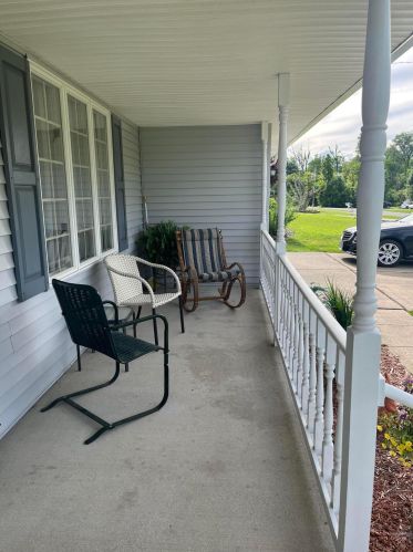 1310 Pfeifer Dr, Zanesville, OH 43701-1356