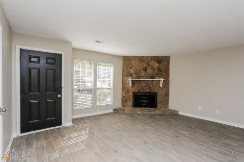 5084 Galbraith Cir, Stone Mountain GA  30088-1724 exterior