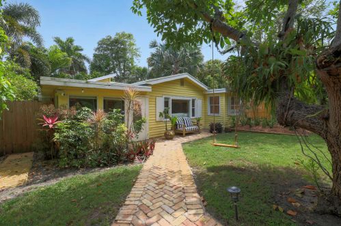 730 Lake Ave, Delray Beach FL  33483-5928 exterior