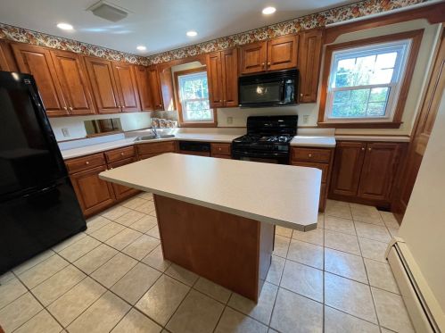 5925 Grubbs Rd, Gibsonia, PA 15044-9776