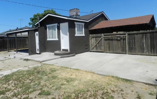 1340 Joseph St, Livingston CA  95334-1626 exterior