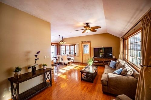 31 Jerome St, Berkley MA 02779-1121 exterior