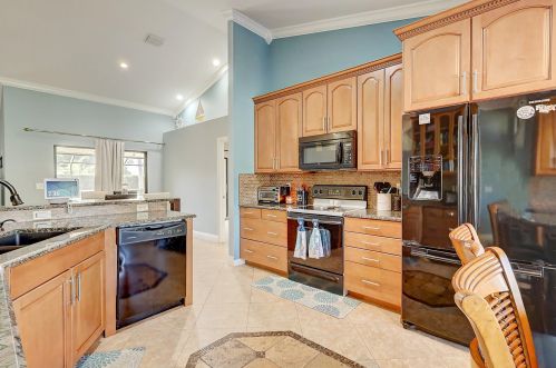 3202 Seaboard Ave, Palm City FL  34990-3107 exterior