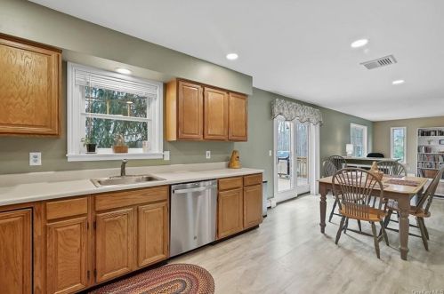 3 Geering Way, Fishkill NY  12524-1136 exterior