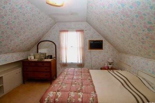 15 Harwich Rd, East Rockaway NY  11518-2407 exterior