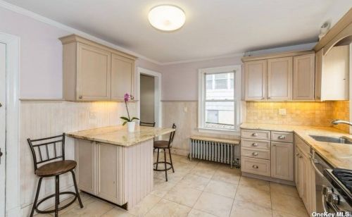 18 Hillside Ave, Muttontown NY  11545-1916 exterior