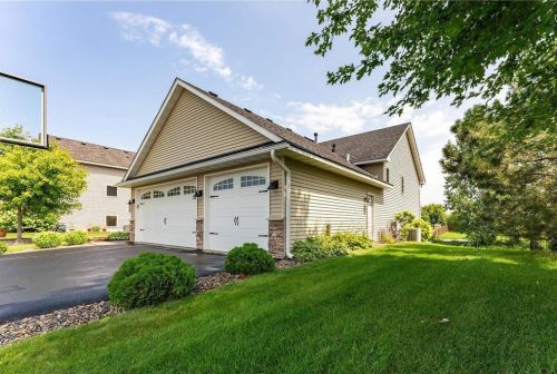 44 Bristol Ct, Hudson WI  54016-7773 exterior