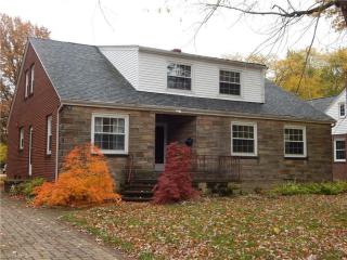 377 Crestwood Ave, Wadsworth, OH 44281-2131