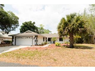 4694 Hamlets Grove Dr, Sarasota, FL 34235-2236