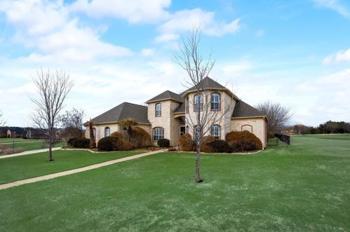 831 Bentwater Pkwy, Cedar Hill, TX 75104-8284