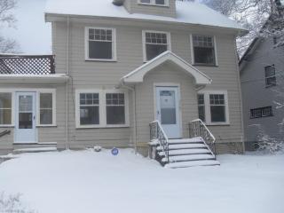 2462 Noble Rd, Cleveland OH  44121-2112 exterior