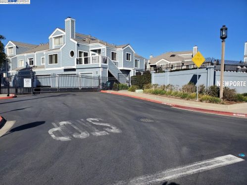 25445 Southwick Dr, Hayward CA  94544-2772 exterior