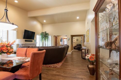 17958 Avenida Alozdra, San Diego CA 92128-1570 exterior