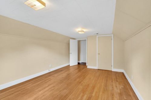 30 Kinnicutt Rd, Worcester MA 01602-1546 exterior