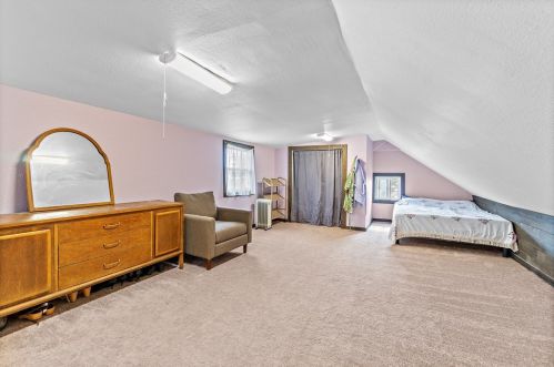 1806 Freeport Rd, New Kensington PA  15068-4004 exterior