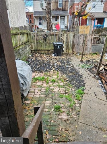 1428 Naudain St, Harrisburg PA  17104-2252 exterior