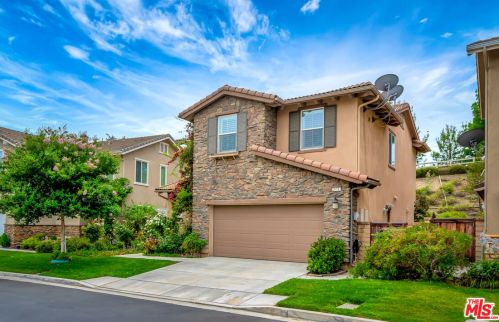 28313 Esplanada Dr, Santa Clarita, CA 91354-3068