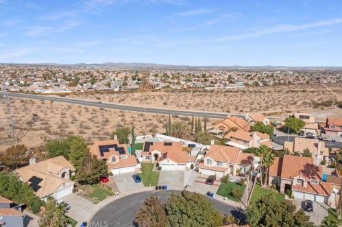 13262 Spring Way, Victorville CA  92392-6805 exterior