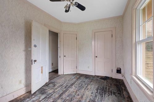 77 Vauxhall St, United States Coast Guard Ac CT  06320-5333 exterior