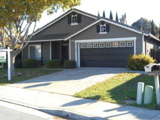 1031 Marne Dr, Hollister, CA 95023-7226