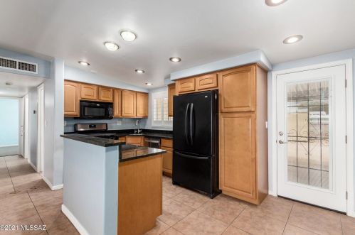 4941 Andrew St, Tucson AZ 85711-6431 exterior