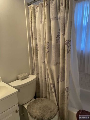 171 Main St, Outwater NJ  07026-2550 exterior