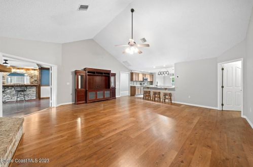 3381 Peroutka Ln, Cocoa FL 32927-3719 exterior