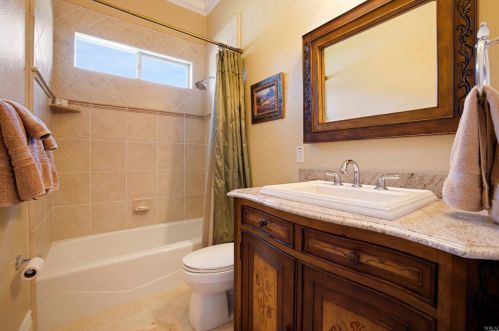 6070 Vine St, Vacaville CA  95688-8724 exterior