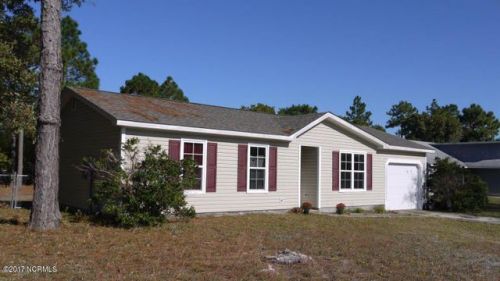 305 Volant St, Hubert, NC 28539-4437