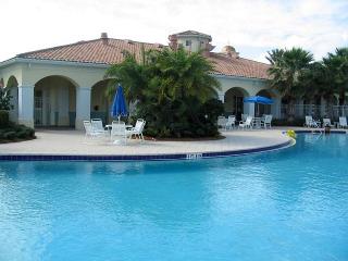 7688 Camminare Dr, Sarasota, FL 34238-4774