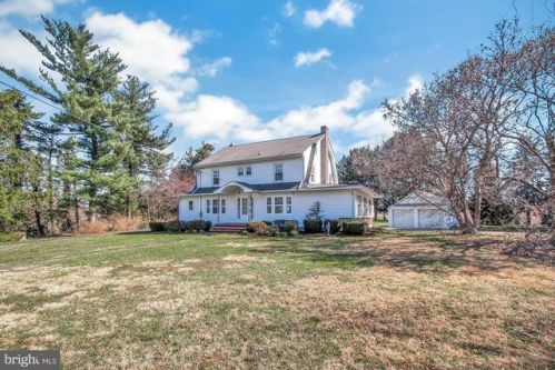 2485 Freysville Rd, Red Lion, PA 17356-8266