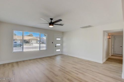 1547 Eva St, Phoenix, AZ 85020-2719
