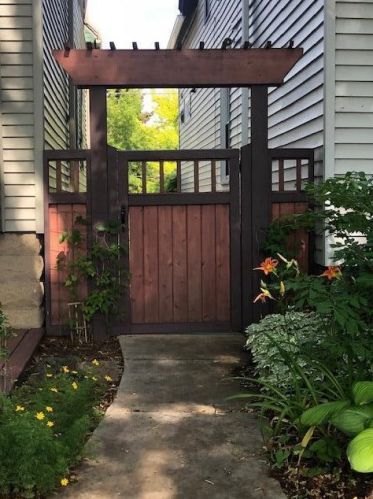 2624 Pierce St, Milwaukee, WI 53204-0010