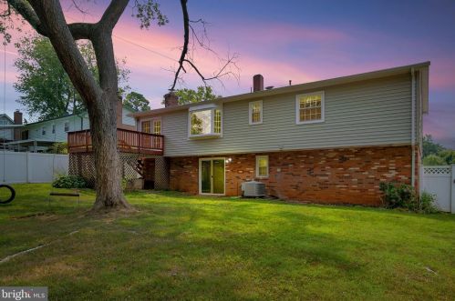 3912 Del Mar Dr, Woodbridge, VA 22193-2704