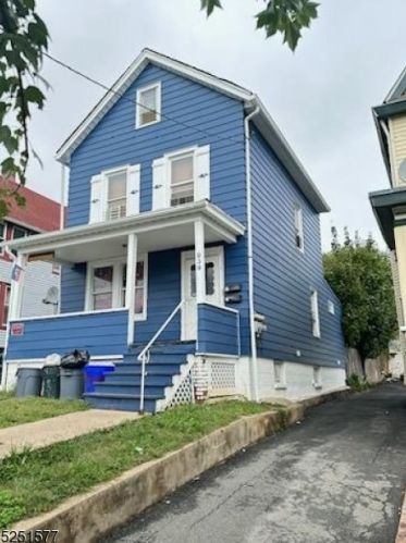 939 Chancellor Ave, Irvington, NJ 07111-1225
