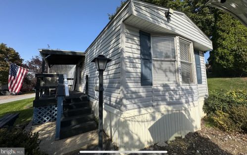 912 Ivy Ln, Ephrata, PA 17522-2608