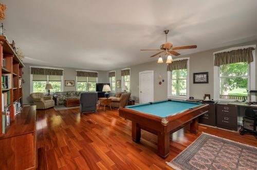 411 Pleasant Hill Rd, Harmony, PA 16037-9023