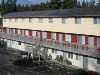 5711 Highway Pl, Everett, WA 98203-3786