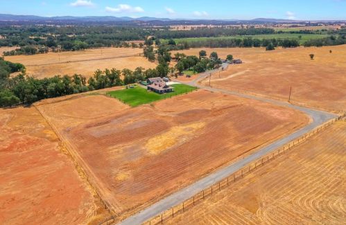 301 Sunnybrook Ln, Oroville CA  95965-8101 exterior