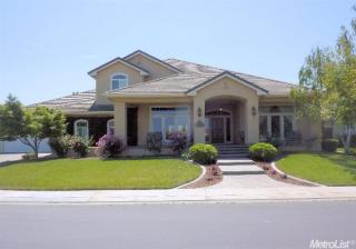 742 Meadowood Ct, Woodland, CA 95695-3640