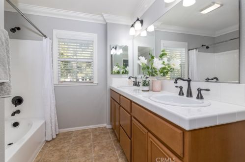 29064 Portland Ct, Temecula CA  92591-7594 exterior