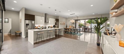 6846 13th Pl, Phoenix AZ  85014-1120 exterior