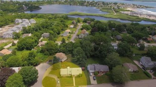 35 Bonnet View Dr, South Kingstown, RI 02882-2612