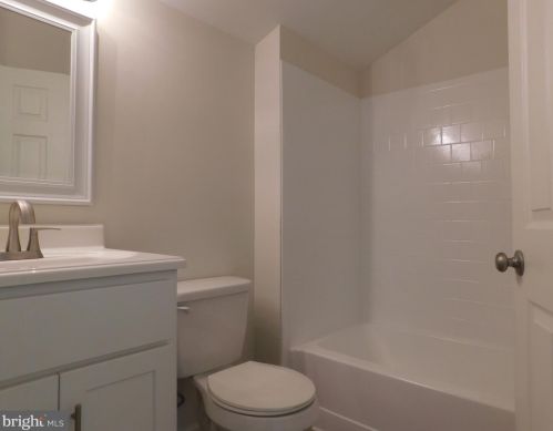 1430 Woodmill Dr, Dover DE  19904-8206 exterior