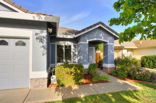 8635 Windsor Point Way, Elk Grove CA  95624-3431 exterior