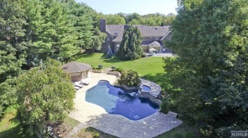 8 Shinnecock Trl, Franklin Lakes, NJ 07417-1010