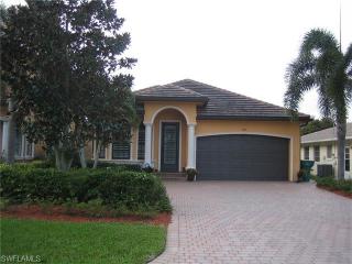 584 95th Ave, Naples FL  34108-2453 exterior